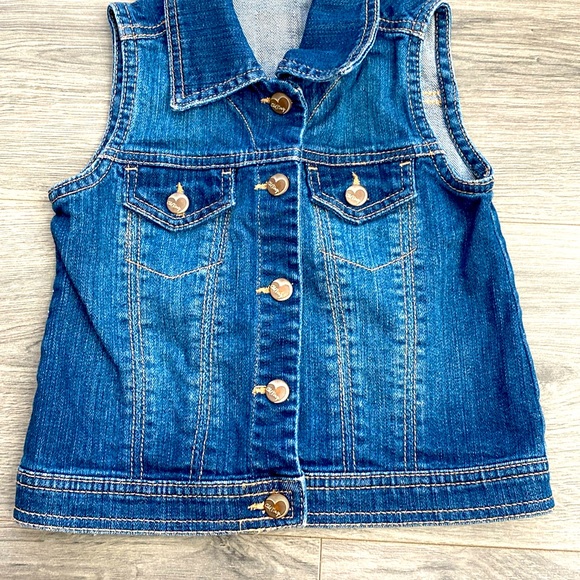 Girls Vests Size 5T (2) - Picture 10 of 11